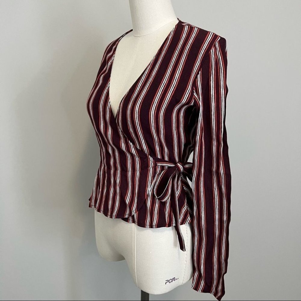 NWT Aritzia Wilfred Free Shannon Wrap Blouse Cardamon Stripe - Picture 7 of 16